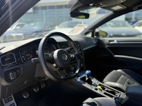 Used 2018 Volkswagen Golf R 4-Door image 11