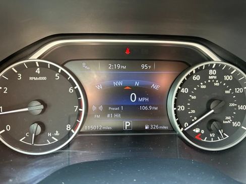 Used 2016 Nissan Maxima Platinum w/ Interior Lighting Package FWD image 13