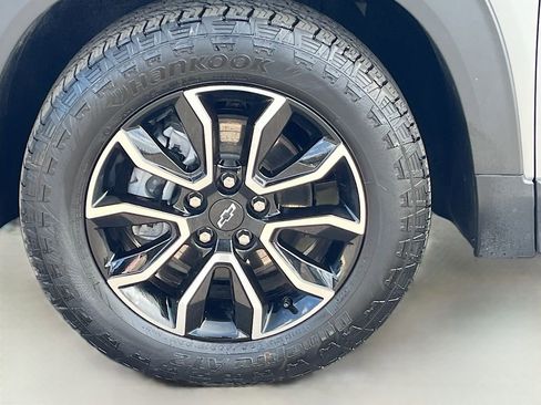 Used 2025 Chevrolet TrailBlazer ACTIV w/ Driver Confidence Package image 28