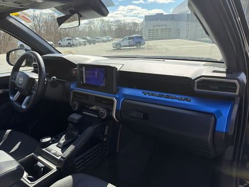Used 2024 Toyota Tacoma TRD Off-Road image 30