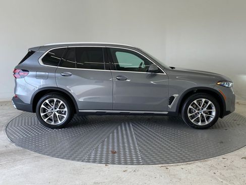 New 2026 BMW X5 xDrive40i w/ Premium Package image 7