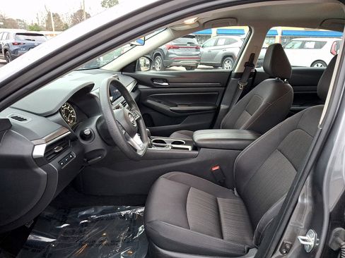 Used 2024 Nissan Altima 2.5 SV image 13