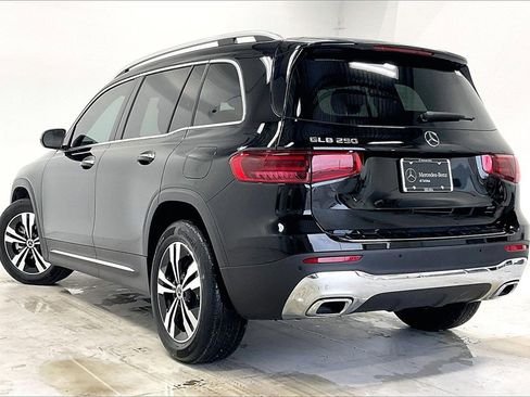 Used 2025 Mercedes-Benz GLB 250 image 11