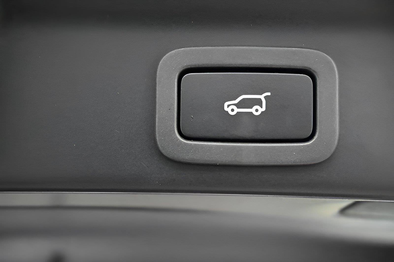 Used 2020 Jaguar F-PACE S AWD/4WD image 17