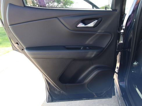 Used 2020 Chevrolet Blazer LT FWD image 38