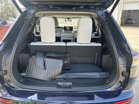 Used 2025 Mitsubishi Outlander SEL image 13