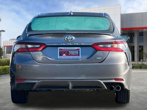 Used 2023 Toyota Camry SE image 5