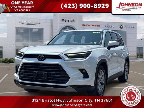 Used 2024 Toyota Grand Highlander AWD image 1