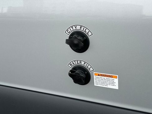 Used 2023 Mercedes-Benz Sprinter 2500 image 48