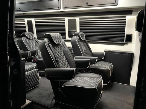 Used 2022 Mercedes-Benz Sprinter 3500 image 5