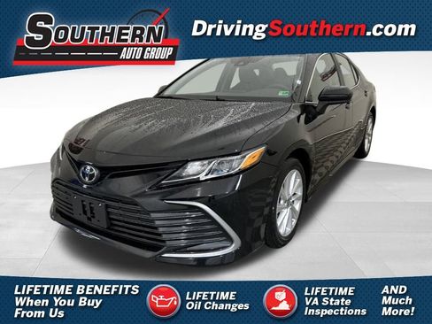 Used 2024 Toyota Camry LE image 1