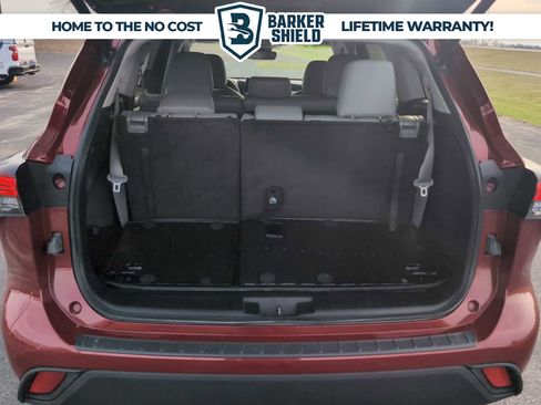 Used 2024 Toyota Highlander XLE FWD image 26