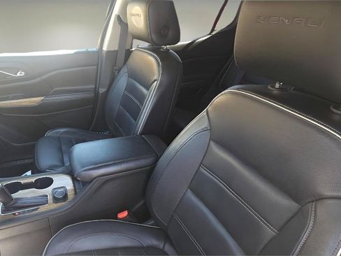 Used 2017 GMC Acadia Denali w/ Technology Package AWD/4WD image 12