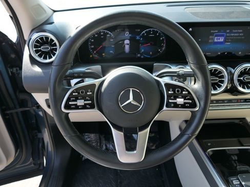 Used 2022 Mercedes-Benz GLB 250 4MATIC image 20