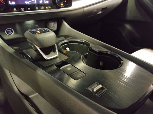 Used 2021 Nissan Rogue SV FWD image 26