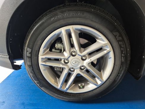 Used 2021 Hyundai Kona SE w/ Cargo Package FWD image 8