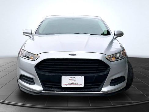 Used 2016 Ford Fusion SE FWD image 3