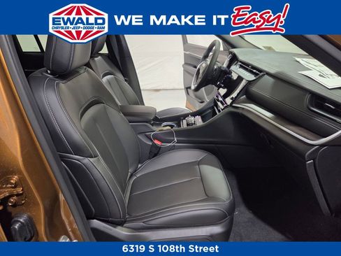 New 2026 Jeep Grand Cherokee Limited AWD/4WD image 14