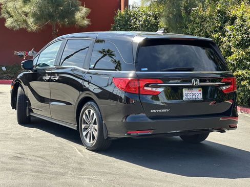 Used 2023 Honda Odyssey EX-L image 4