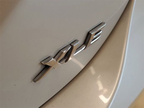 Used 2021 Toyota Camry XLE image 9