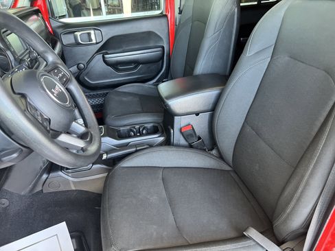 Used 2020 Jeep Wrangler Unlimited Sport AWD/4WD image 9