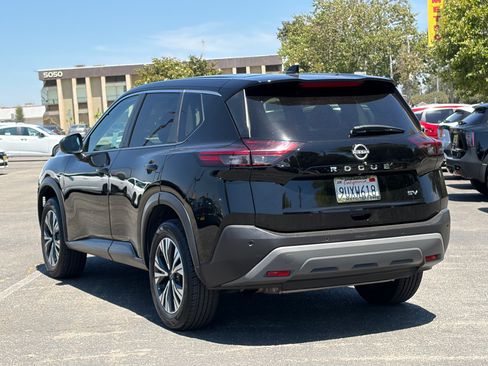 Used 2023 Nissan Rogue SV FWD image 5