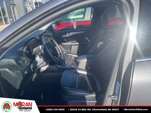 Used 2024 Ford Escape Platinum AWD/4WD image 9