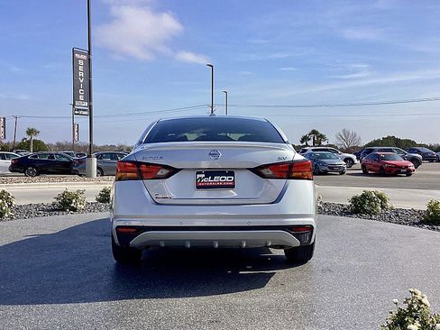 Used 2021 Nissan Altima 2.5 SV image 6