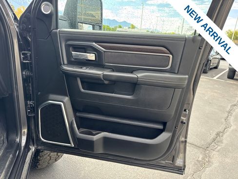 Used 2025 RAM 2500 Laramie AWD/4WD image 10