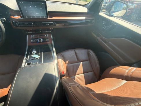 Used 2023 Lincoln Aviator Reserve w/ Equipment Group 201A AWD/4WD image 16