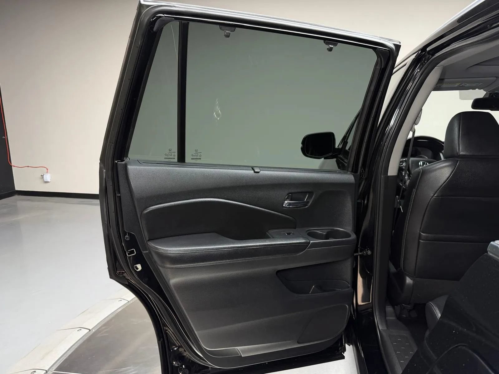 Used 2016 Honda Pilot Touring image 19