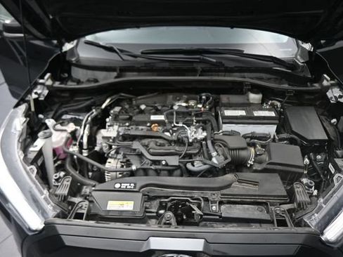 Used 2026 Toyota Corolla Cross XLE FWD image 12