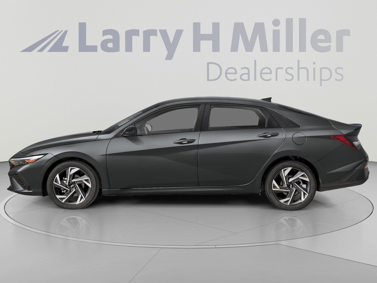 Used 2025 Hyundai Elantra Sport FWD image 3