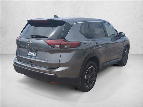 Used 2024 Nissan Rogue SV FWD image 5