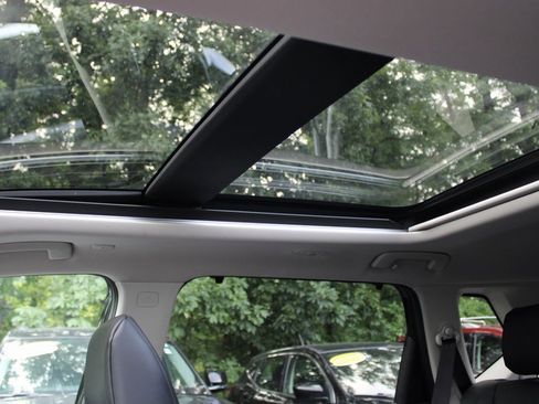 Certified 2022 Nissan Rogue SV w/ SV Premium Package image 42