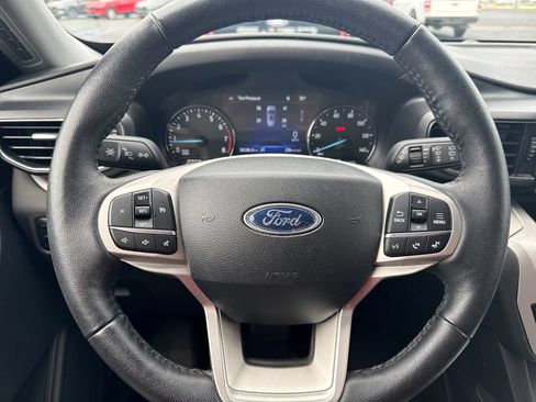 Used 2024 Ford Explorer XLT w/ Equipment Group 202A AWD/4WD image 10