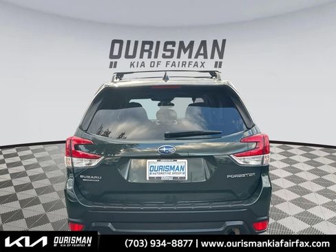 Used 2023 Subaru Forester Premium image 23