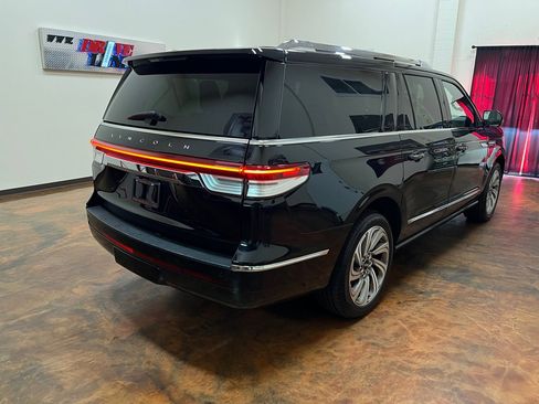 Used 2022 Lincoln Navigator L Reserve image 10