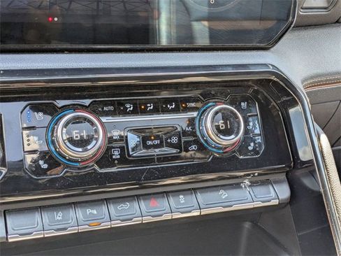 Used 2024 GMC Sierra 2500 AT4 w/ AT4 Preferred Package image 28