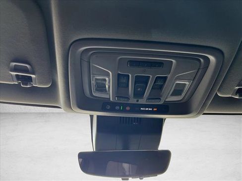 Used 2022 Chevrolet Silverado 1500 LTZ w/ LTZ Premium Package image 21