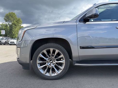 Used 2020 Cadillac Escalade Premium Luxury w/ Escalade Sport Edition AWD/4WD image 10