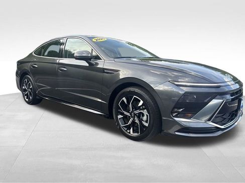 Used 2025 Hyundai Sonata SEL FWD image 13