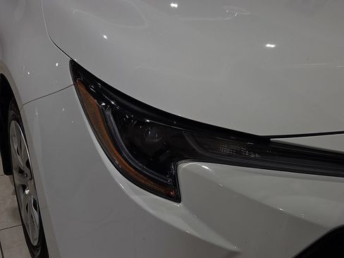 Certified 2025 Toyota Corolla LE FWD image 8