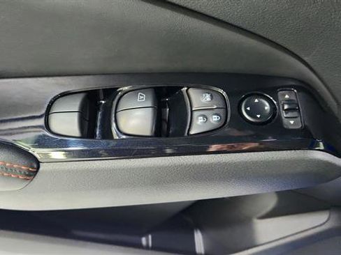 Certified 2025 Nissan Altima 2.5 SR FWD image 18