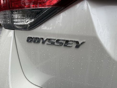 Used 2015 Honda Odyssey Touring Elite image 41