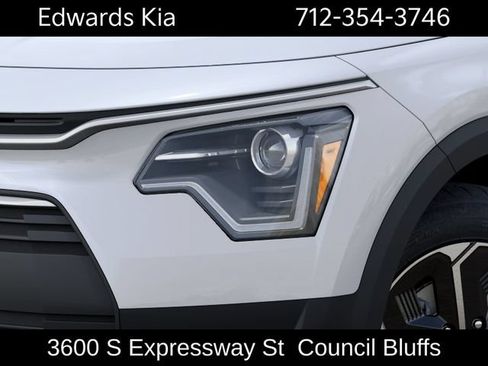 New 2026 Kia Niro EX FWD image 12