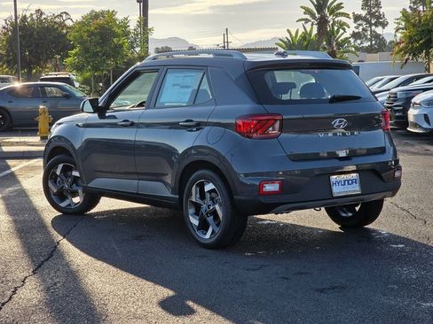 New 2025 Hyundai Venue SEL image 5