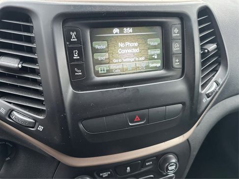 Used 2014 Jeep Cherokee Latitude AWD/4WD image 25