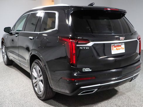 Used 2023 Cadillac XT6 Premium Luxury w/ Technology Package FWD image 9