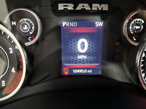 Used 2024 RAM 3500 Tradesman w/ Chrome Appearance Group AWD/4WD image 12